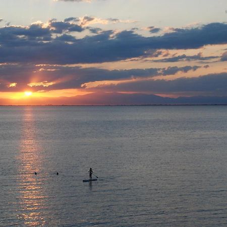 Endless Blue, In The Wave Peraia (Thessaloniki) Exterior foto