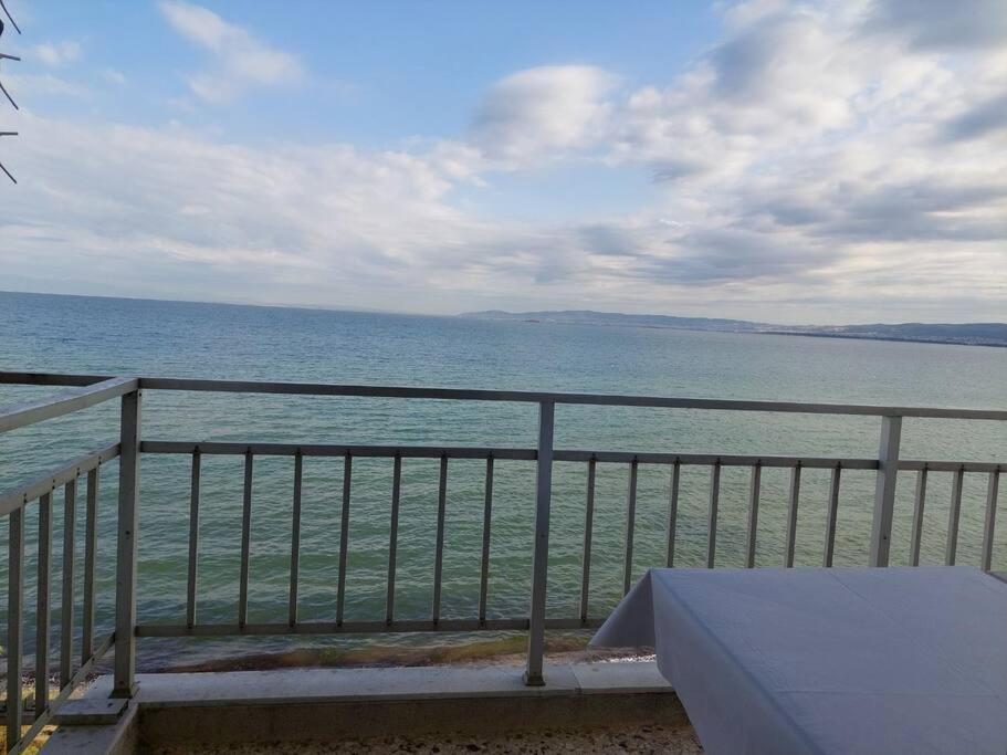 Endless Blue, In The Wave Peraia (Thessaloniki) Exterior foto
